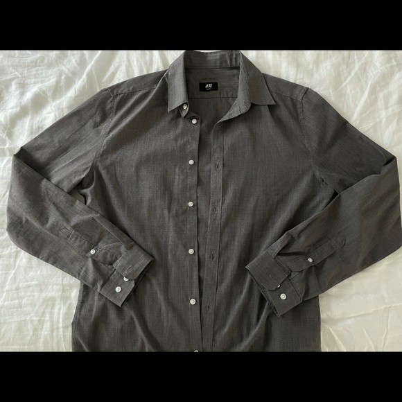 H&M gray button down shirt - Picture 1 of 6